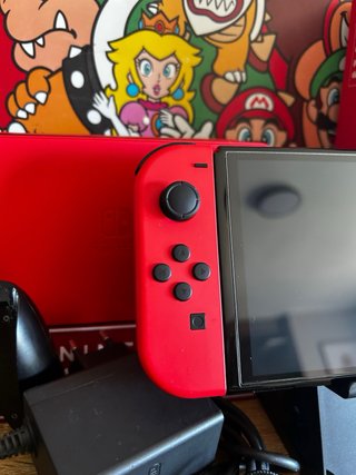 Nintendo Switch OLED Edición Mario Roja