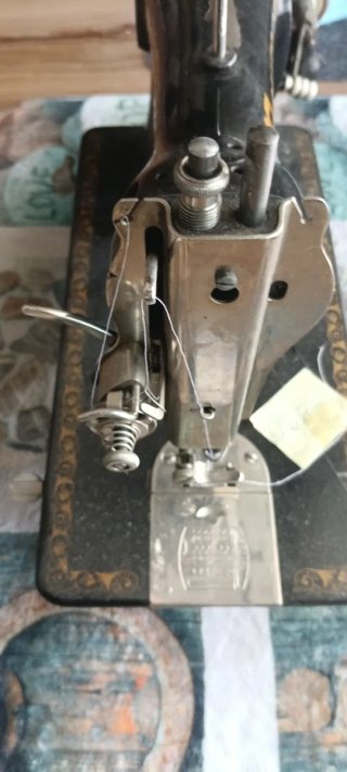 Máquina de coser antigua Naumann