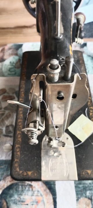 Máquina de coser antigua Naumann