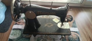 Máquina de coser antigua Naumann