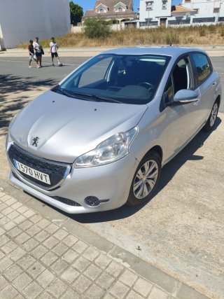 Peugeot 208 2014