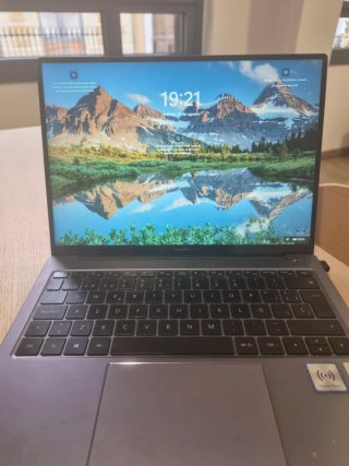 Huawei MateBook 14 i7 16GB 512GB SSD NVIDIA