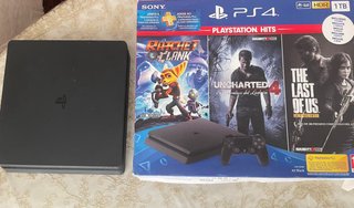 PS4 Slim 1TB + 3 Mandos + 2 Juegos