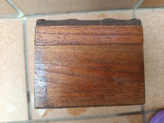 COFRE DE MADERA TALLADA