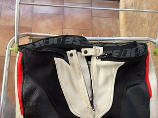 Mono Dainese Avro Cuero Talla 50