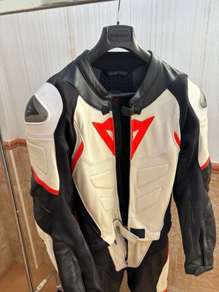 Mono Dainese Avro Cuero Talla 50