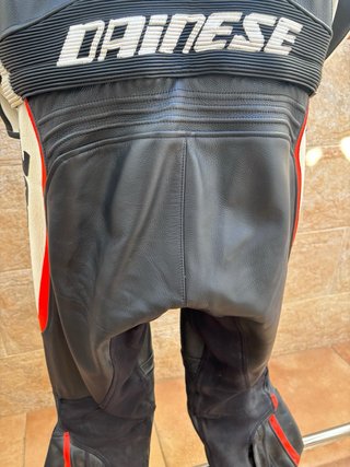 Mono Dainese Avro Cuero Talla 50