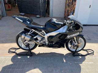 Yamaha R1 (Solo Circuito)