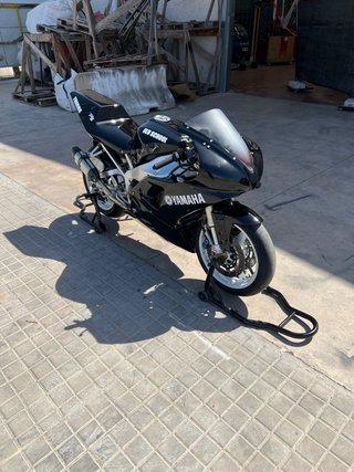 Yamaha R1 (Solo Circuito)