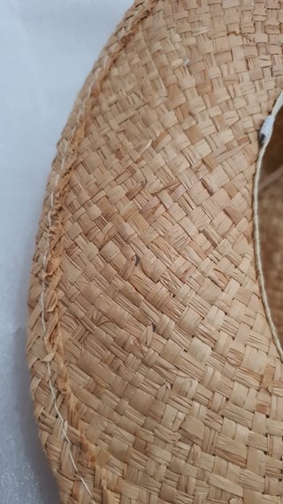 Sombrero de paja natural tejido a mano