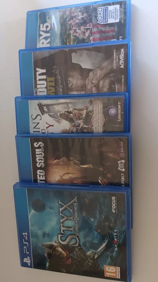 Lote 5 giochi PS4 - PS5
