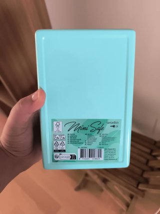 Caja fuerte pequeña con llave