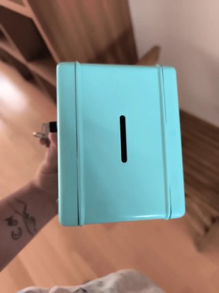 Caja fuerte pequeña con llave