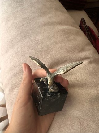 Pisapapeles águila en mármol