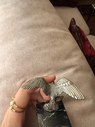 Pisapapeles águila en mármol