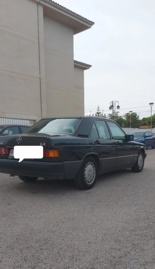 Mercedes-Benz 190E 2.3