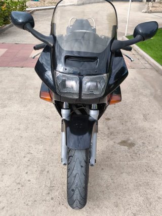 Honda VFR 750 F Negra