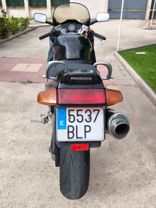 Honda VFR 750 F Negra