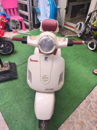Moto Vespa Eléctrica Infantil