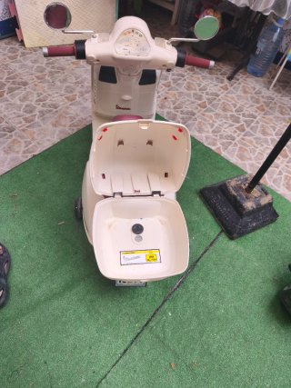Moto Vespa Eléctrica Infantil