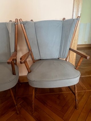 Par de butacas de madera y tela