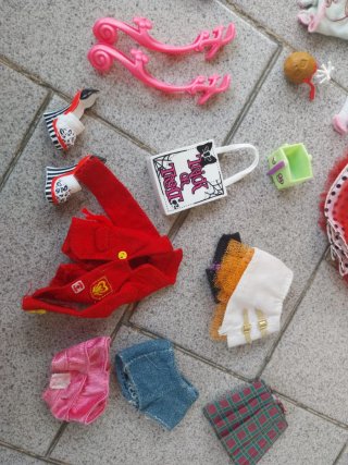MONSTER HIGH E BRATZ Accessori Bambola: Vestiti e