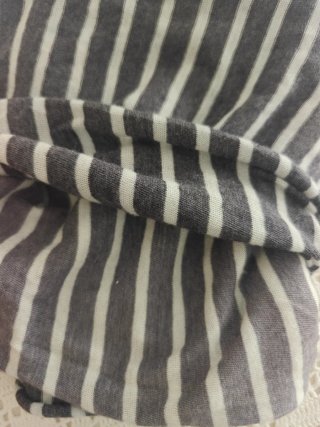 Pañuelo infantil rayas gris y blanco