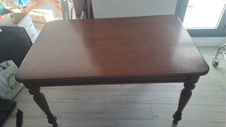 Mesa de comedor de caoba