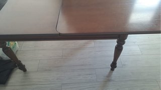 Mesa de comedor de caoba