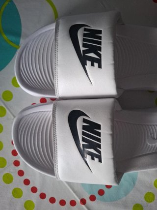 Chanclas Nike Blancas Talla 40.5. Originales