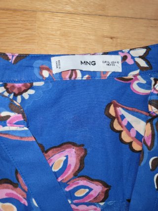 Vestido estampado floral con lazo