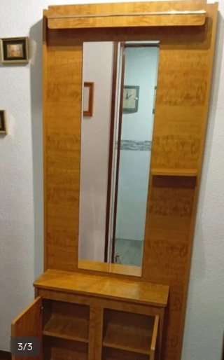 Ingresso in legno con specchio