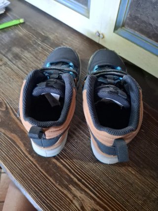 Botas de montaña niño número 32
