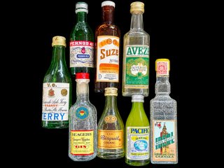 Collezione di 9 minibottiglie di liquori