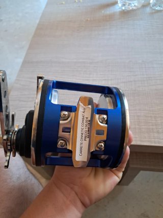 Carrete Cinnetic Combat Alu 6/0 Azul