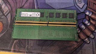 2x Kingston 4GB DDR4 KVR21N15S8/4 RAM