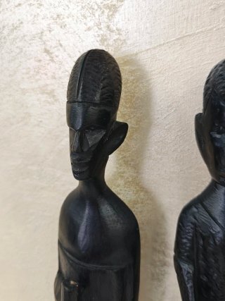 Statuette in legno artigianali
