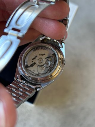 Reloj Seiko 5 Automático Dorado y Plateado