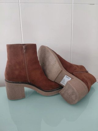 Botines de tacón marrones