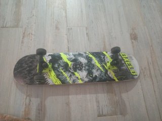 Skate Negro Lija Dibujo Debajo Tabla