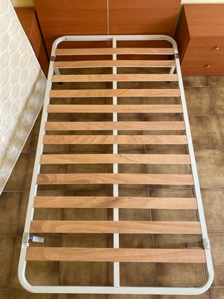 Somier de madera y metal