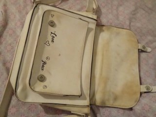 Bolso tipo portafolio blanco y negro