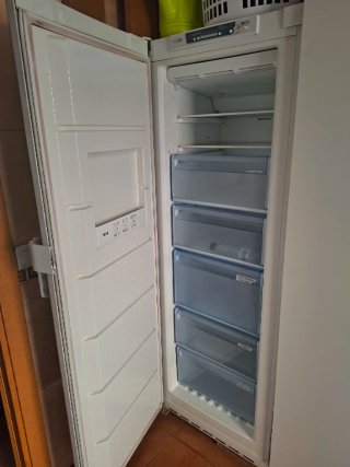 Congelador vertical Balay