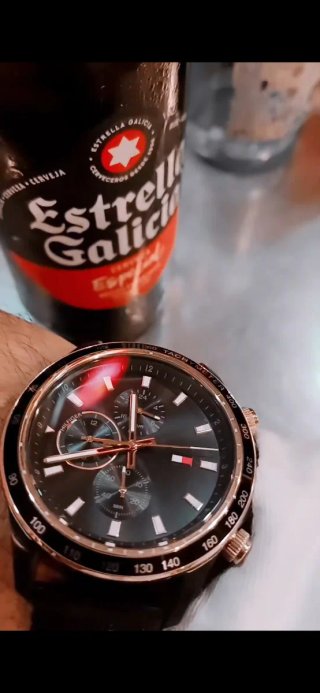 Reloj Tommy Hilfiger Negro y Dorado