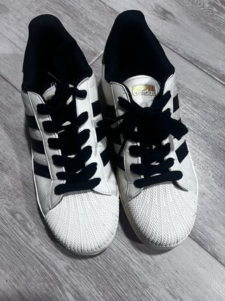 Adidas Superstar Beis y Negras