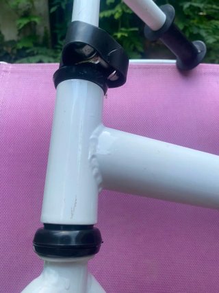 Bicicleta de equilibrio infantil blanca