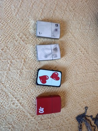 Lote 4 accendini tipo Zippo