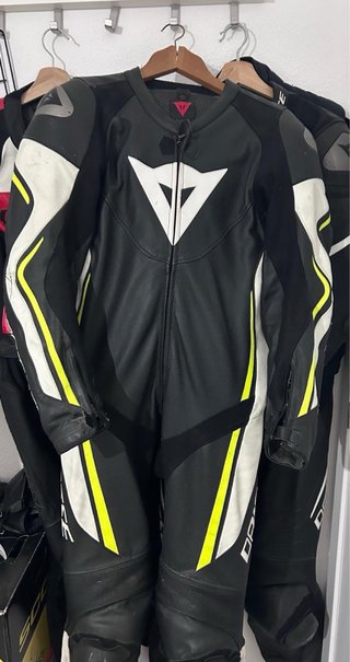 Mono Dainese Assen 1 Pieza Talla 52