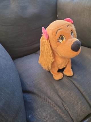 Peluche interactivo Lucy