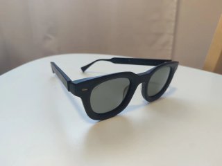 Gafas de sol hombre Scalpers negras. Incluye funda
